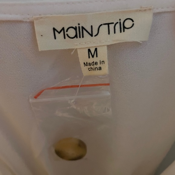 NWT Mainstrip romper size medium - Picture 2 of 3